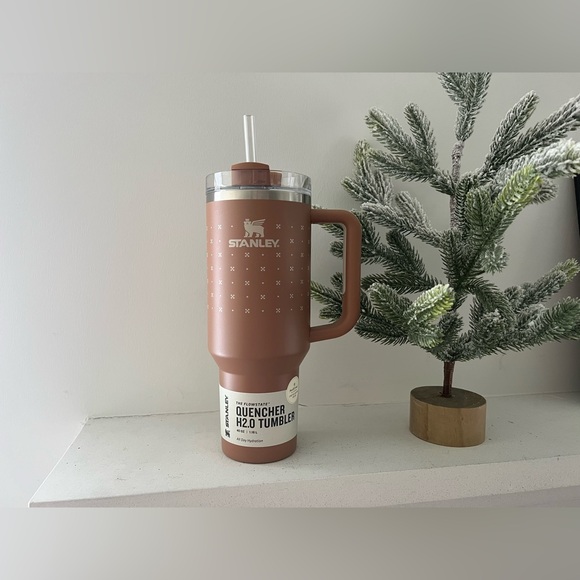 NWT Stanley 🤎 Magnolia Hearth & Hand 40oz Tumbler Limited Edition Deep Clay - Picture 3 of 9